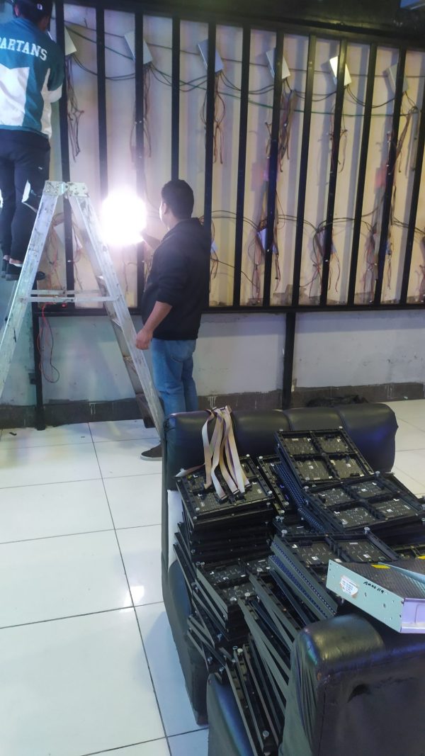 IMG_20230403_123843-1152x2048 Pantalla p5 empotrada