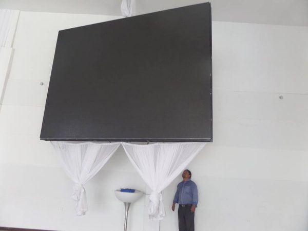 Pantalla p4 empotrada