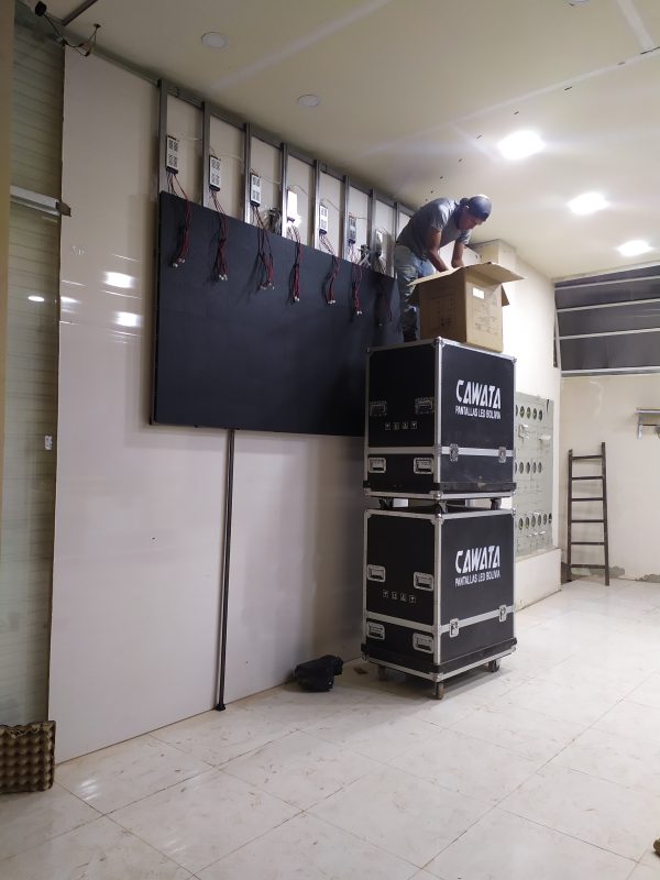 Pantalla p4 empotrada